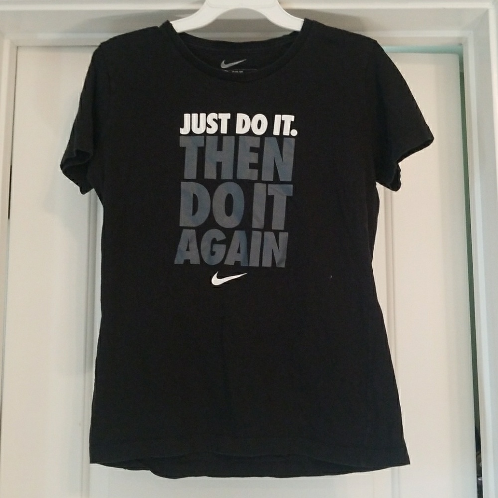 Nike, women LG tshirt